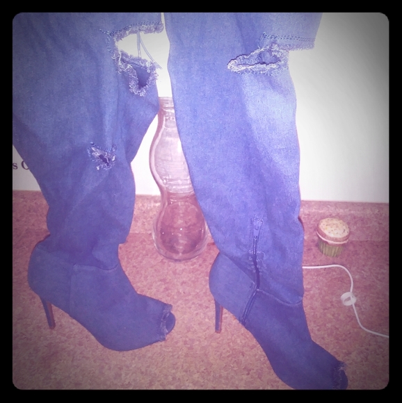 Boot - Picture 1 of 7